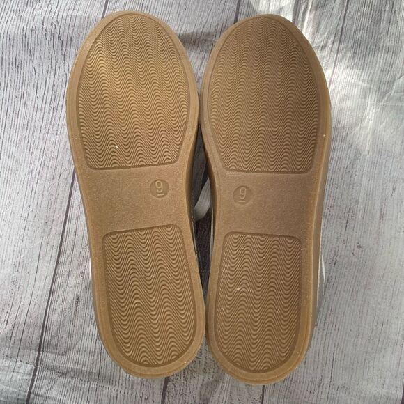 Universal Thread women 9 multicolor sneaker - Picture 5 of 8